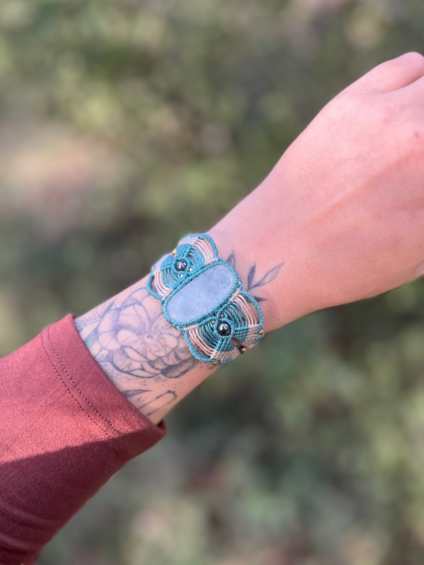 Bracelet manchette Quartz et Hématite