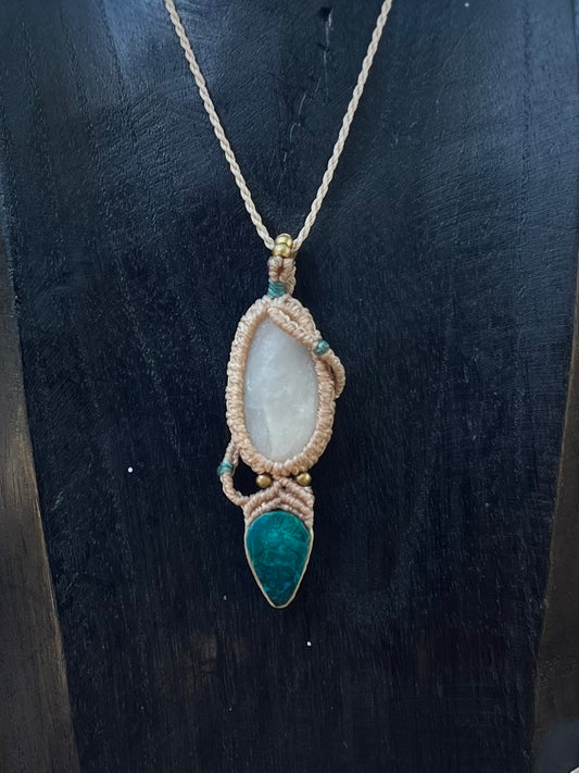 Collier galet de Quartz et Chrysocolle