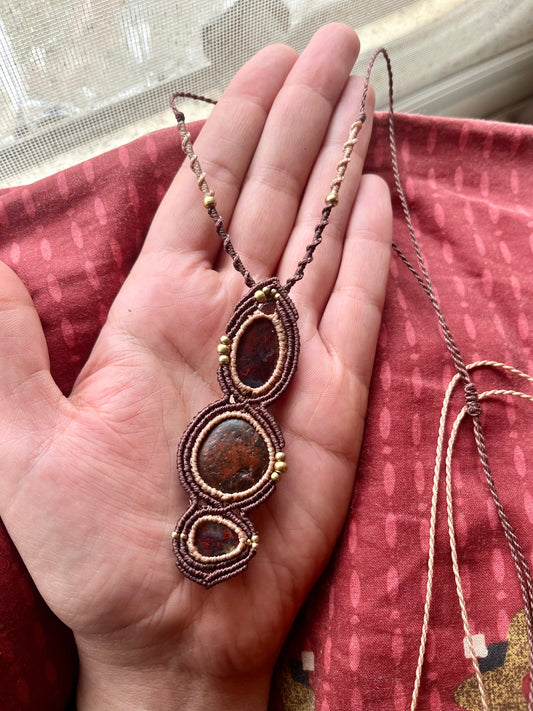 Collier pendentif Jaspe rouge